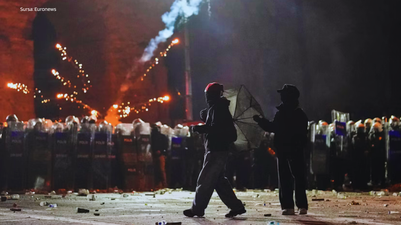 Turcia: Un român și un american, deportați după protestele din Istanbul