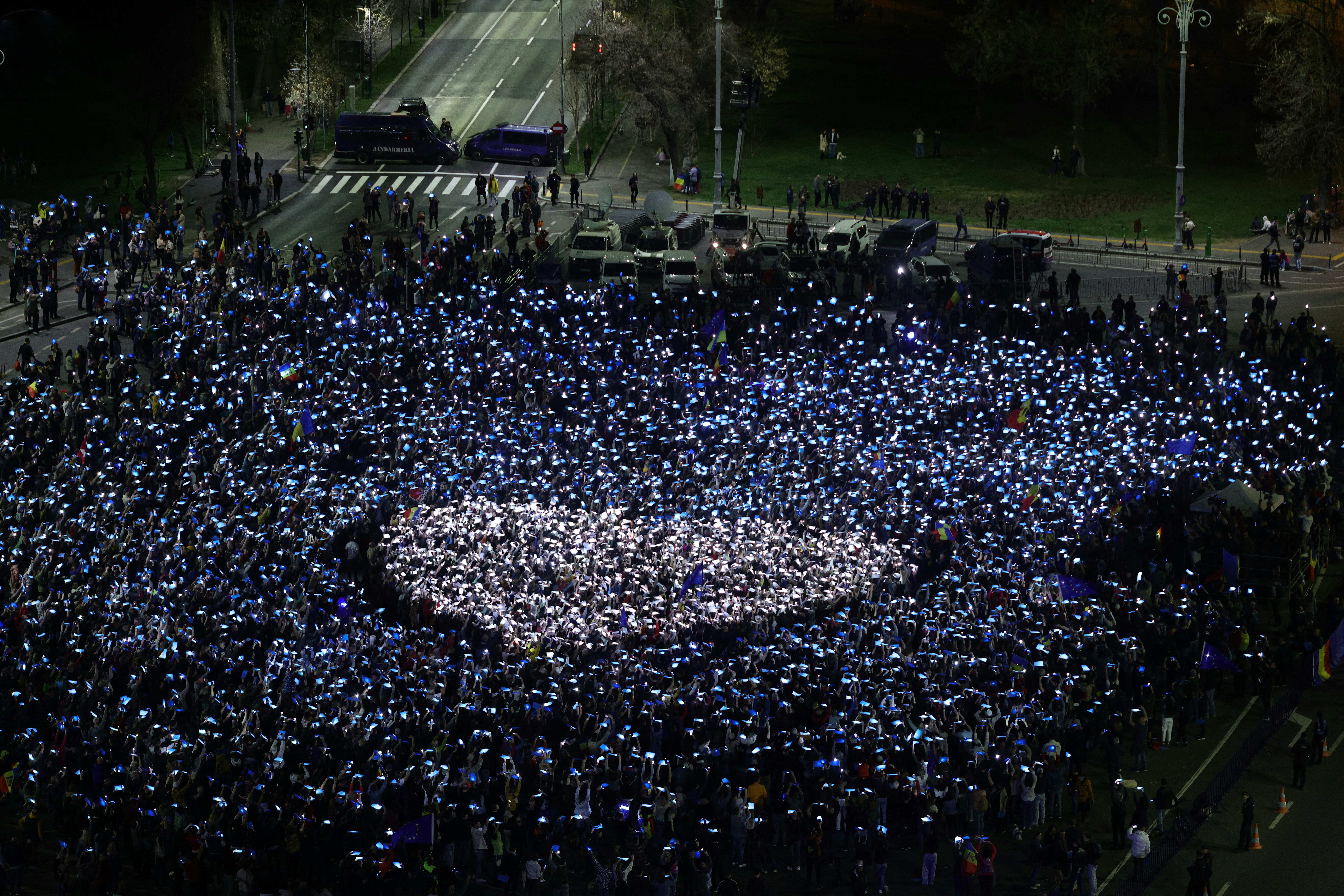 Mii de oameni la mitingul pro-european