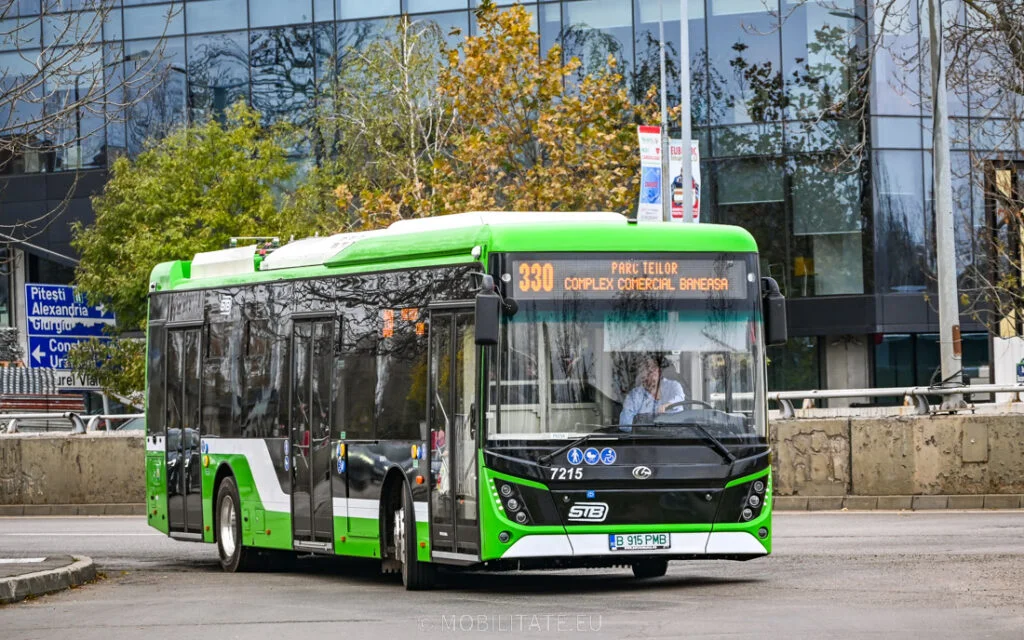 Zeci de autobuze electrice noi, trase pe dreapta în București