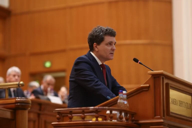 Nicușor Dan a depus jurământul la Parlament: „Pentru moment, singura mea preocupare este deficitul”