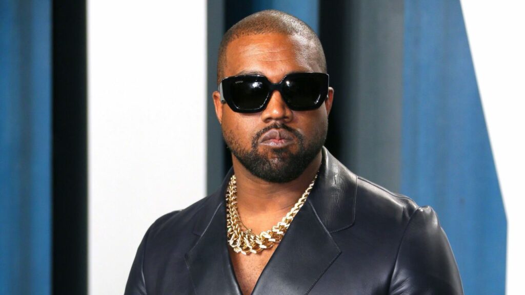Cum îl cheamă pe Kanye West acum?