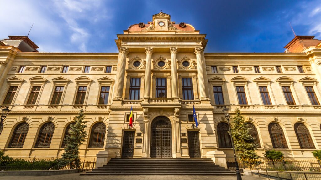 BNR: Românii se împrumută mai mult în 2025. Unul din zece are credit pentru casă