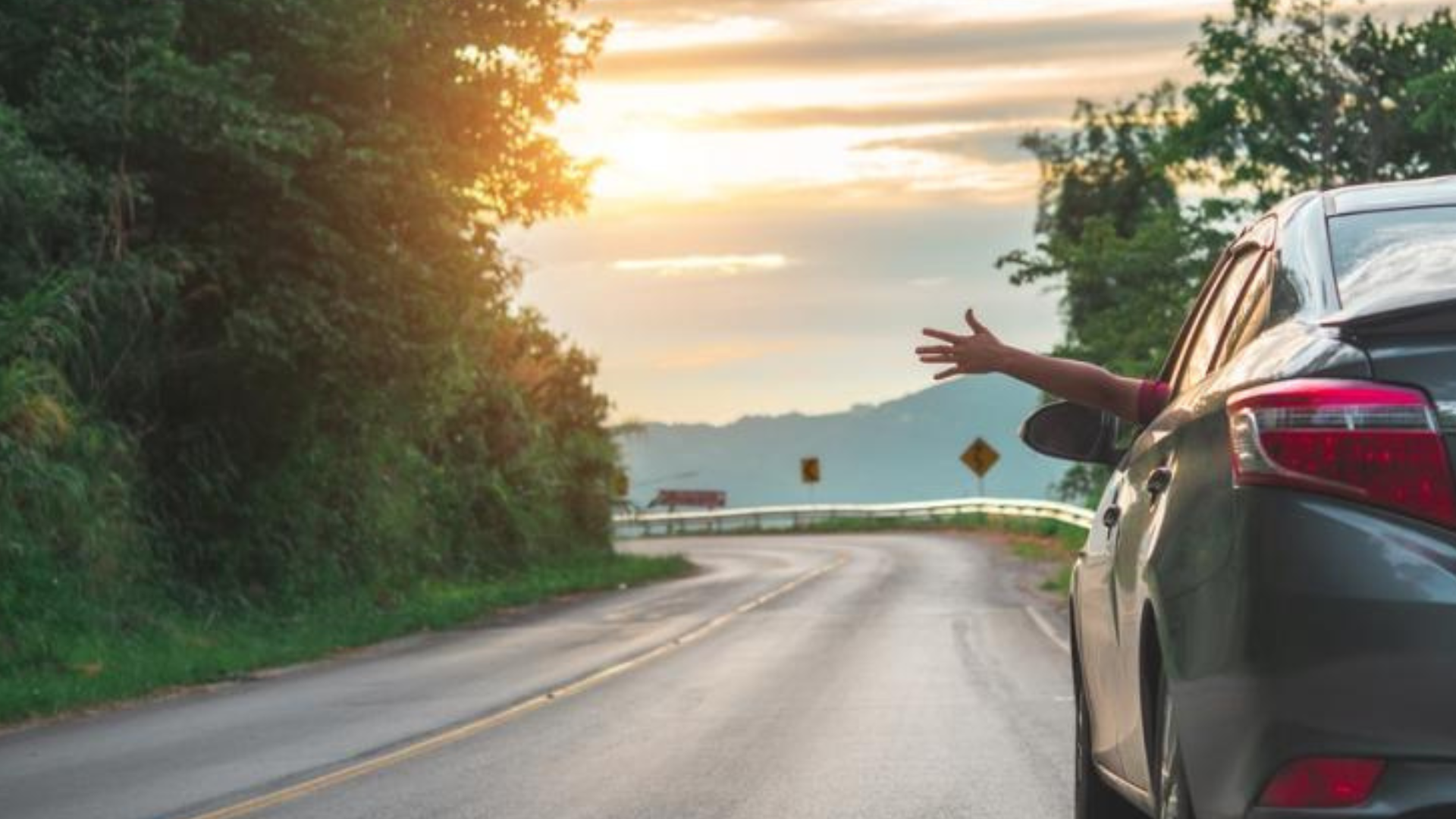 Pleci cu mașina din țară? Iată ce drum este închis