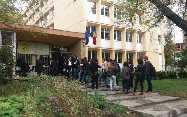 Fără apă caldă, ce soluții au găsit studenții?