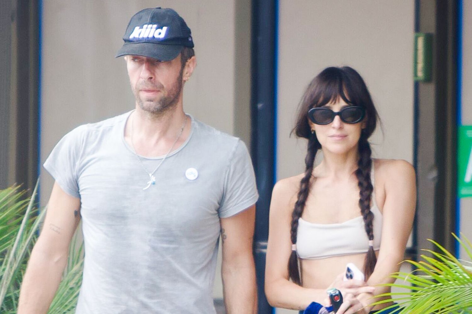 Dakota Johnson s-a săturat să aștepte! De ce s-a despărțit de Chris Martin după ani de relație?