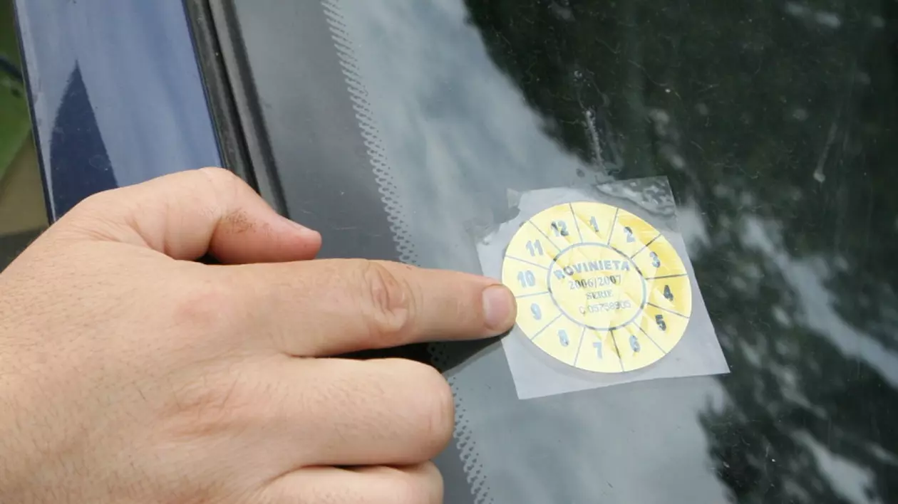 Rovinieta se scumpește de la 1 septembrie. Cât va costa pe un an?