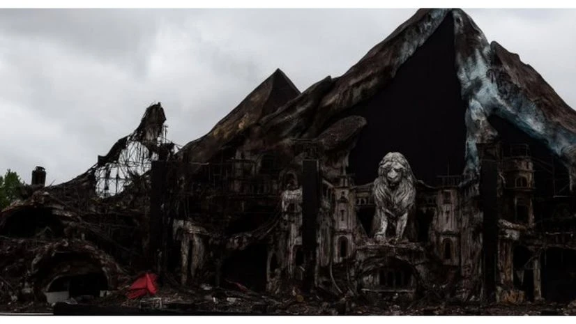 Tomorrowland și incendiul scenei de „gheață”