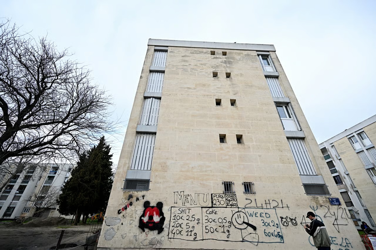 Copiii sub 16 ani au restricții de circulație în 3 orașe din Franța