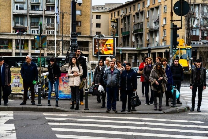 Două treimi dintre români cred că România este în pericol. Tinerii și votanții AUR și USR, cei mai îngrijorați