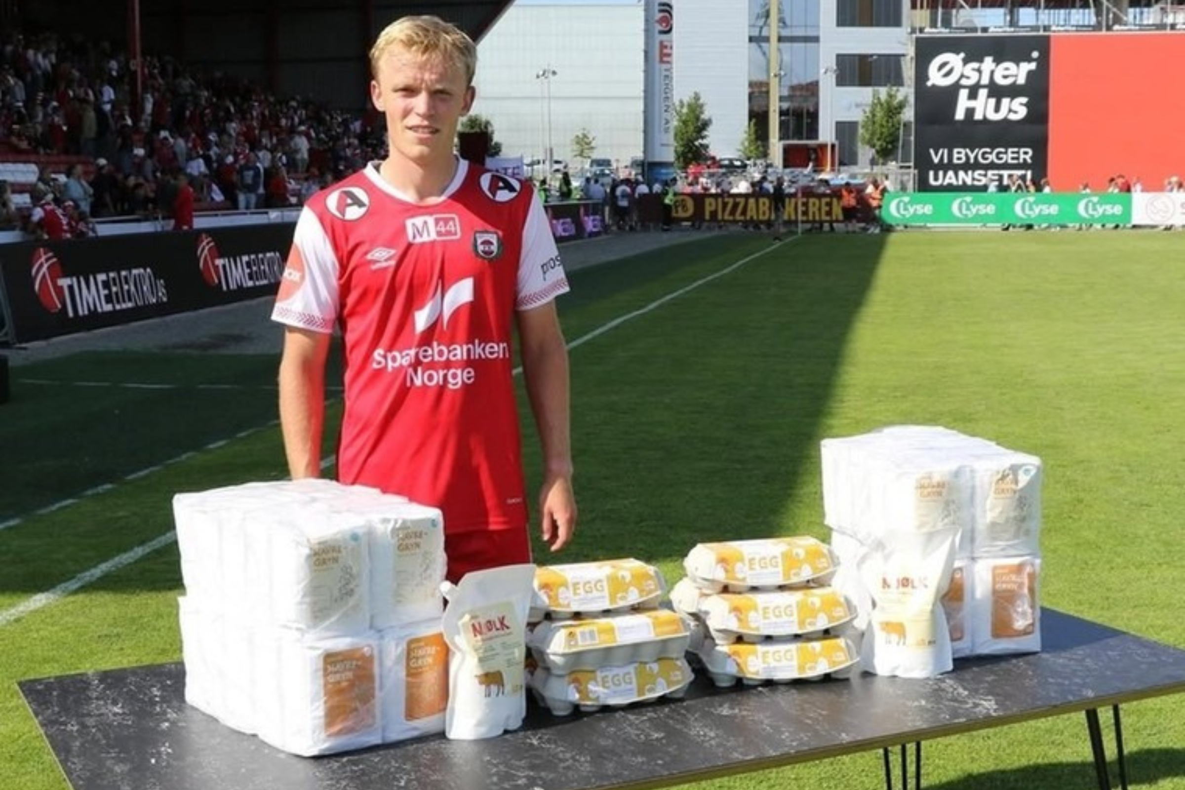 Fotbal cu gust la Bryne FK: „Omul meciului” pleacă acasă cu ouă, lapte sau… un miel!