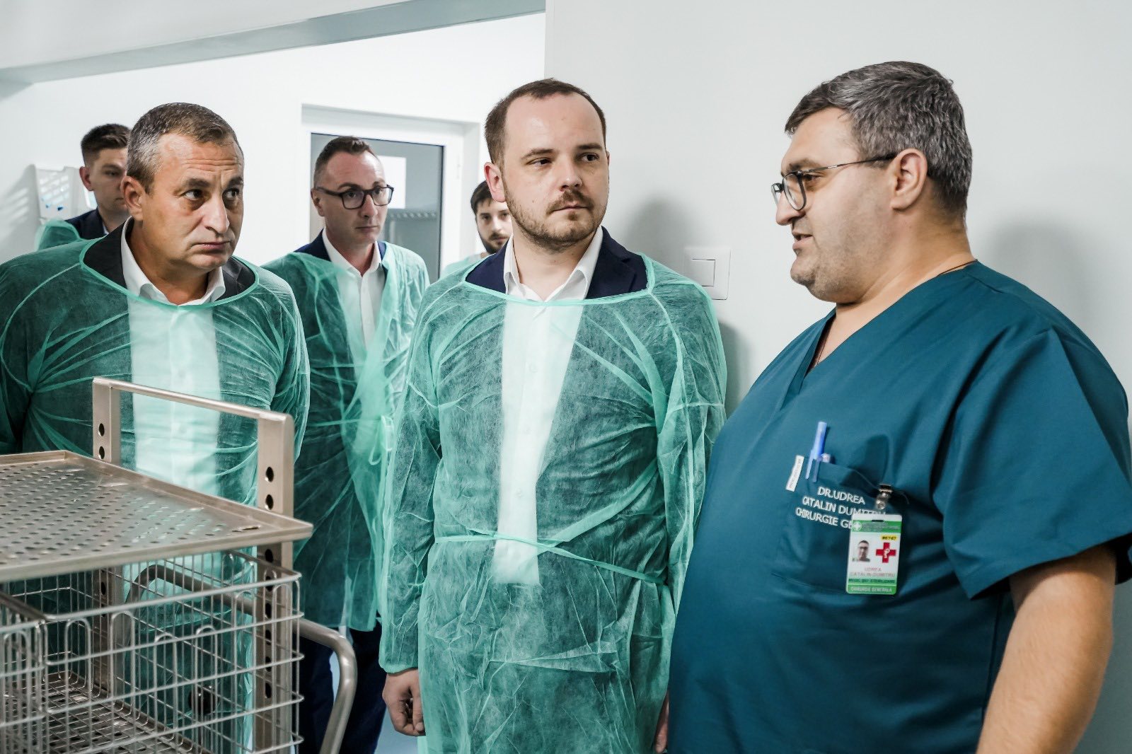 Pacienții pot raporta redirecționările abuzive către cabinete private. Măsura intră în vigoare din 1 septembrie