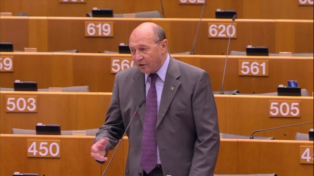 Traian Băsescu va primi un apartament de protocol, după ce a refuzat vila de pe strada Emile Zola