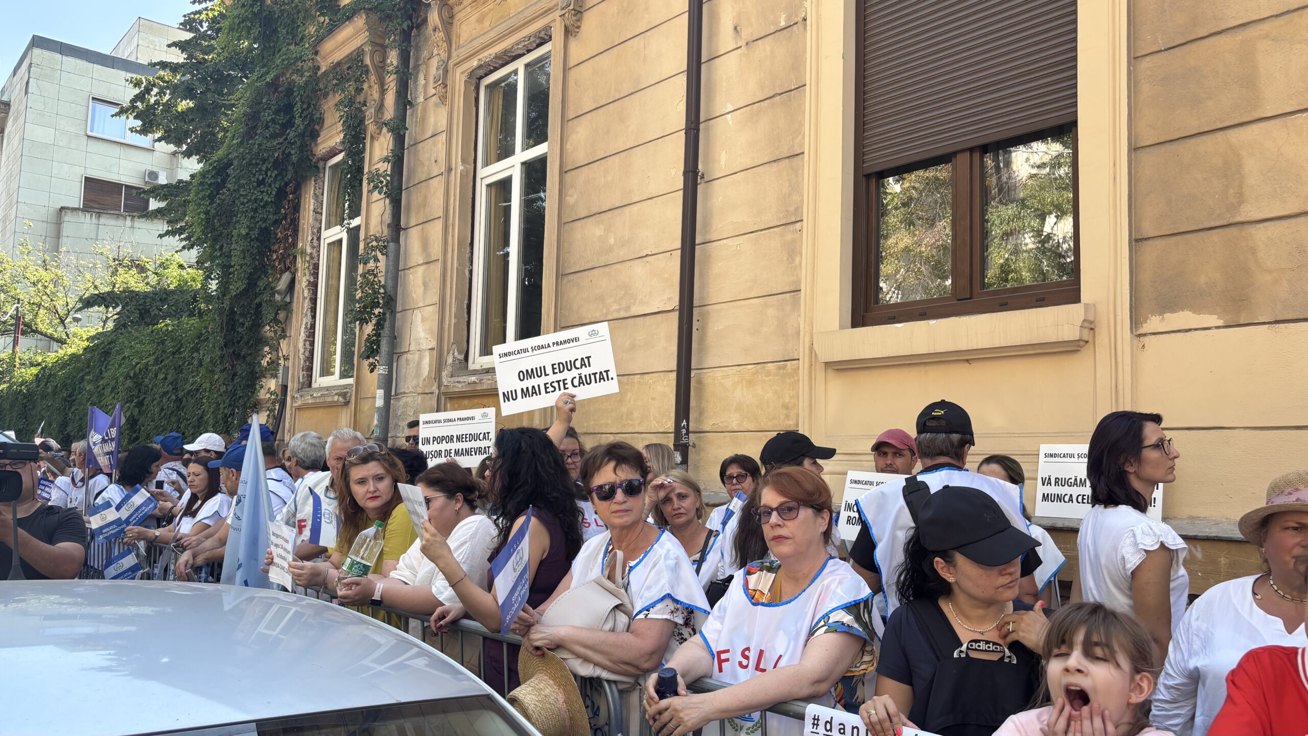 A patra zi de proteste ale sindicaliștilor în fața Ministerului Educației și al Cercetării