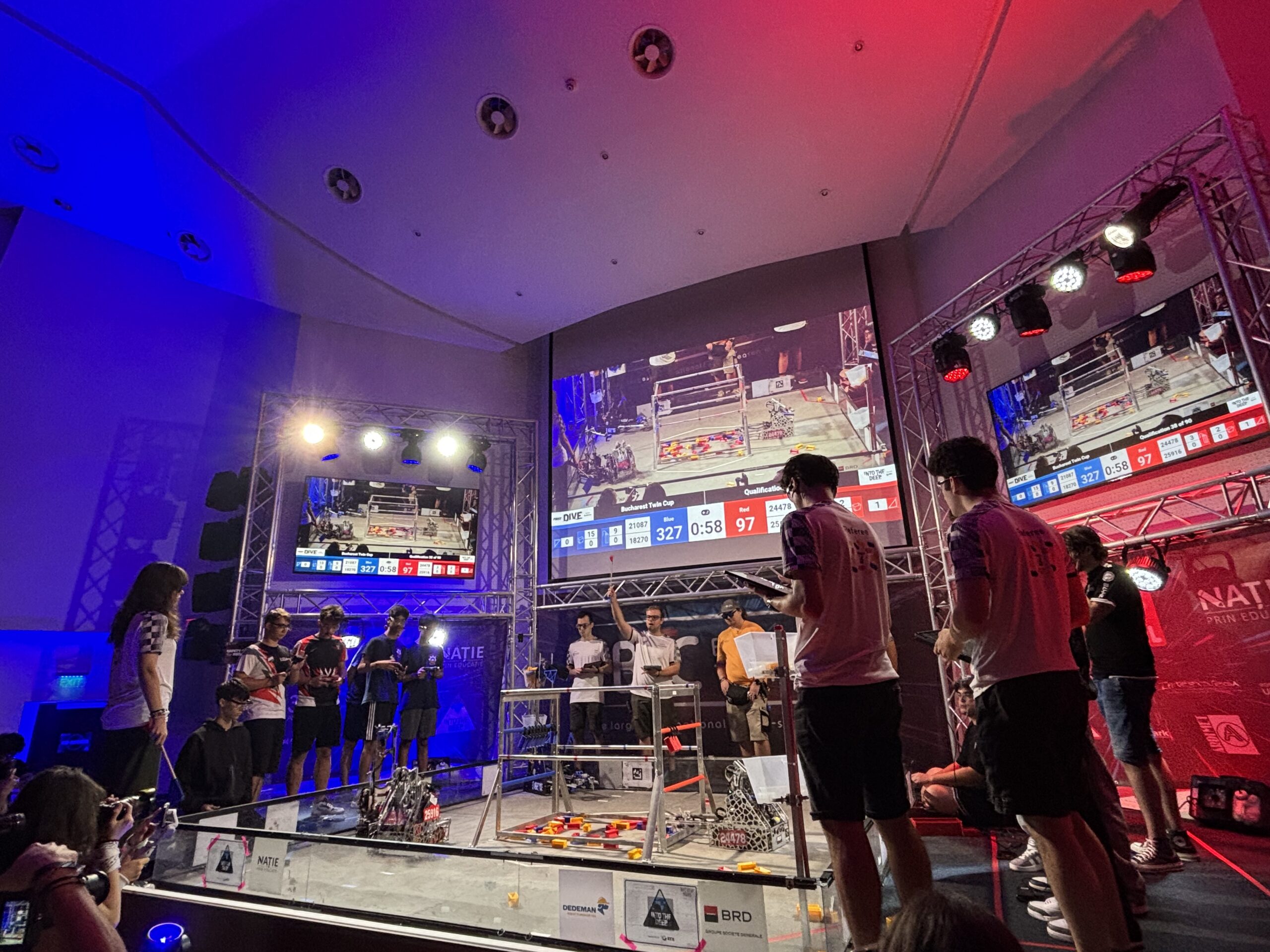 Bucharest Twin Cup a adus împreună cele mai bune echipe de robotică în acest weekend