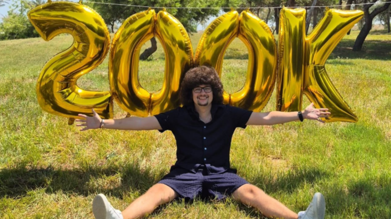 Provocarea neobișnuită a unui fan Manchester United: 313 zile fără să se tundă, în așteptarea a cinci victorii consecutive ale „diavolilor roșii”