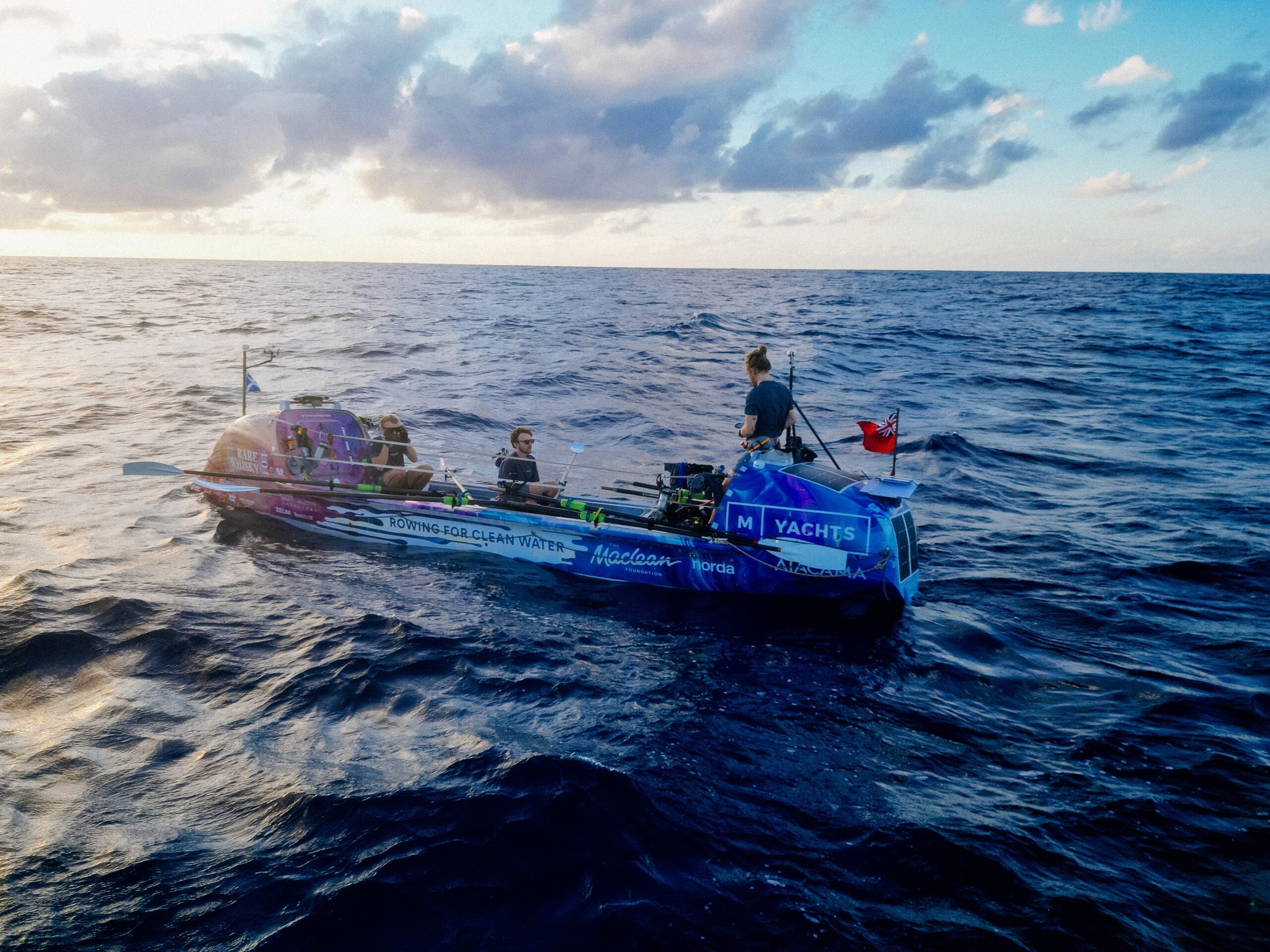 Trei frați pe Pacific: o cursă contra cronometru pentru un record mondial și apă curată în Madagascar