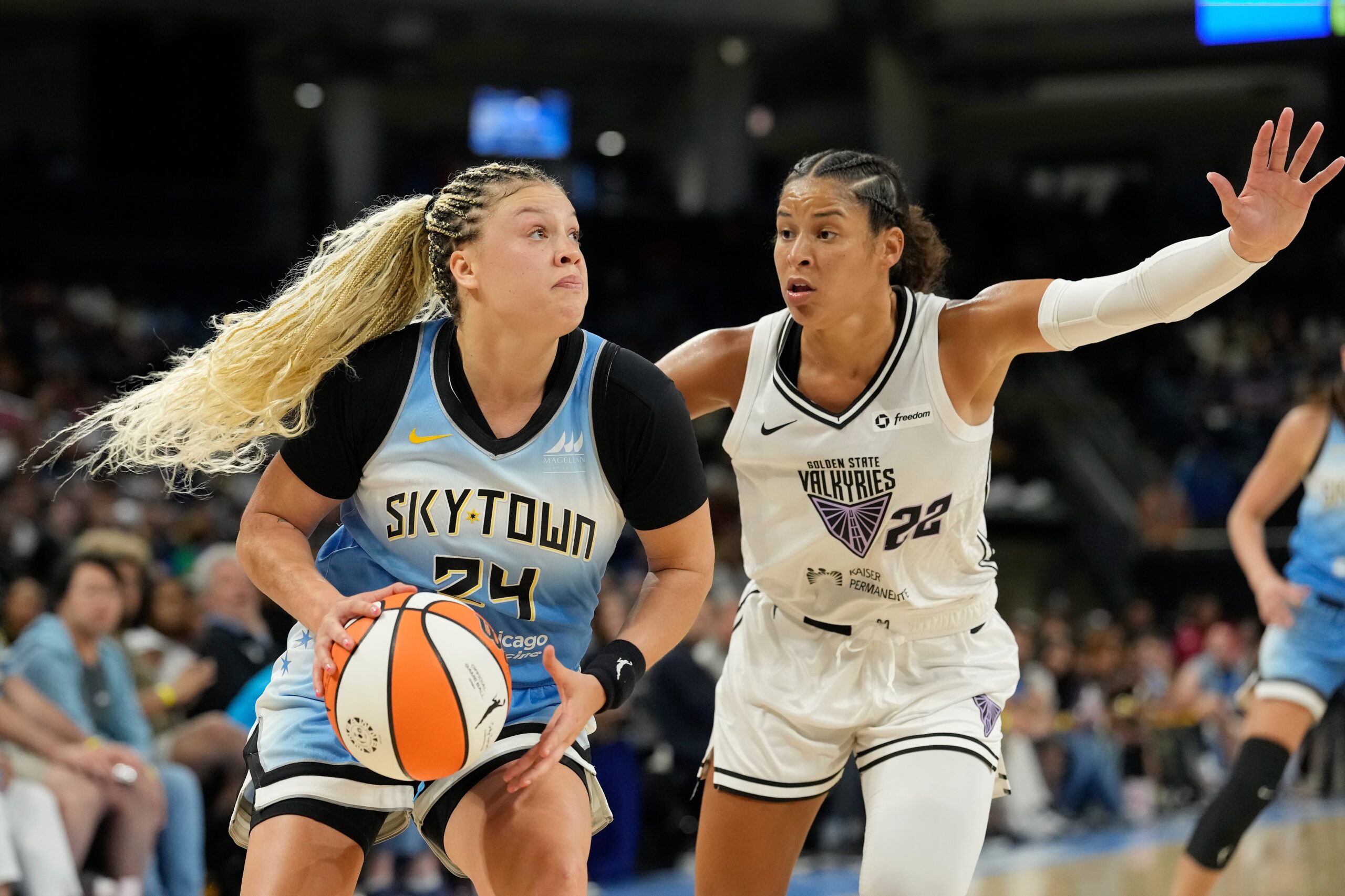 Două incidente în aceeași săptămână: jucării sexuale aruncate pe teren în WNBA