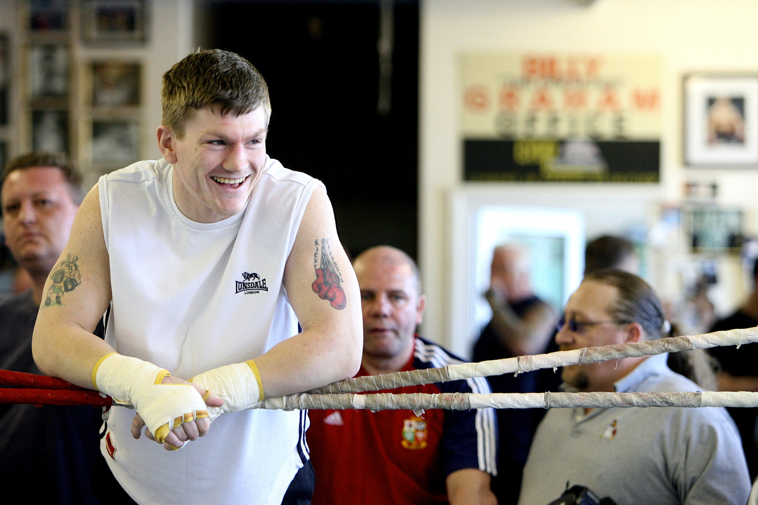 Doliu în lumea boxului: Ricky Hatton a murit la 46 de ani — o viață marcată de glorie, dar și de lupta cu demonii interiori