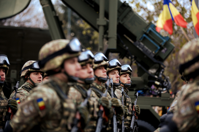 Dacă ai între 18 și 35 de ani poți face armata voluntar! Vezi cât primești la finalul stagiului