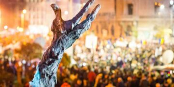 Un deceniu după Colectiv: condamnați scăpați, promisiuni uitate și niciun centru complet pentru mari arși