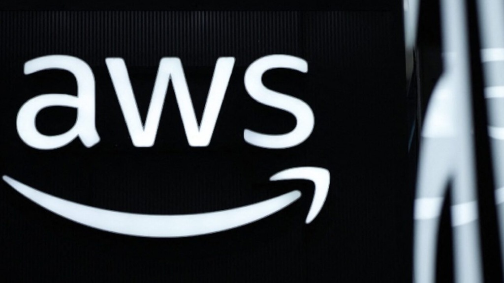 Pană globală de internet: aplicații, site-uri și servicii bancare afectate de o defecțiune la Amazon Web Services
