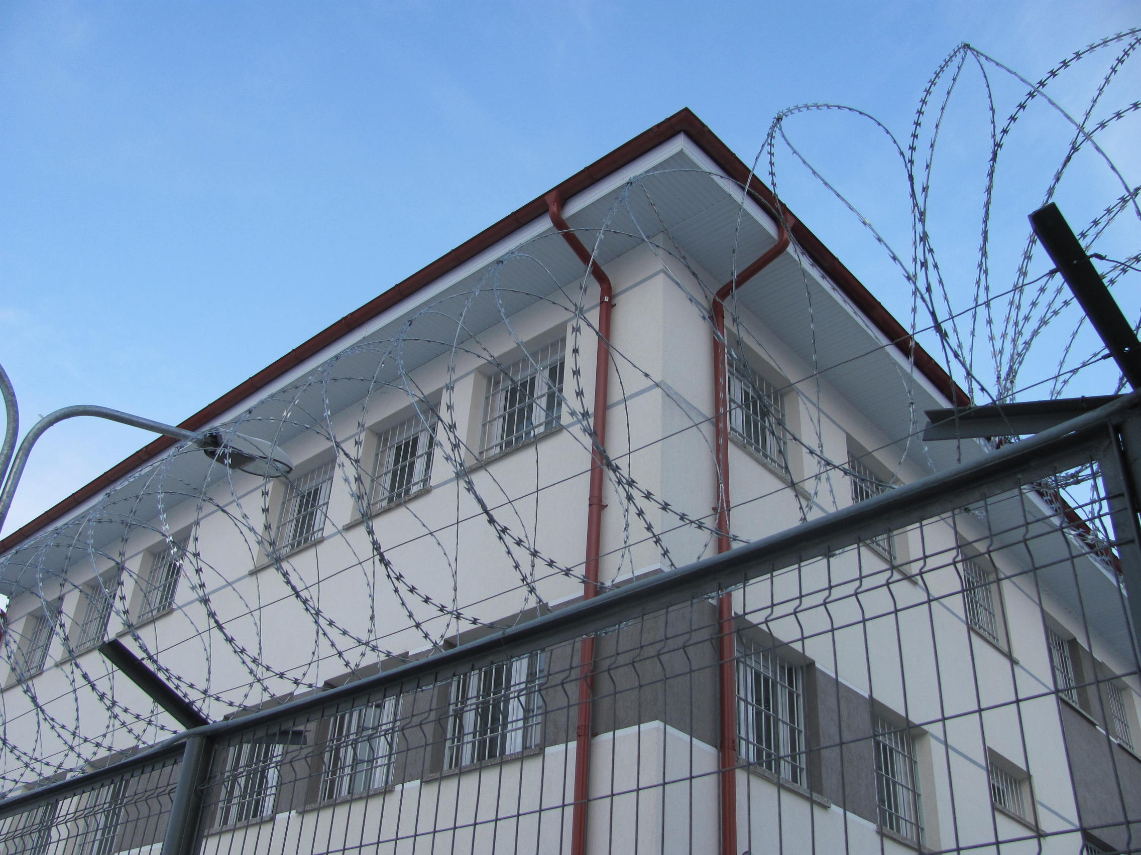 Reformăm legea penală, dar uităm copiii: centrele de plasament și penitenciarele au aceleași probleme grave