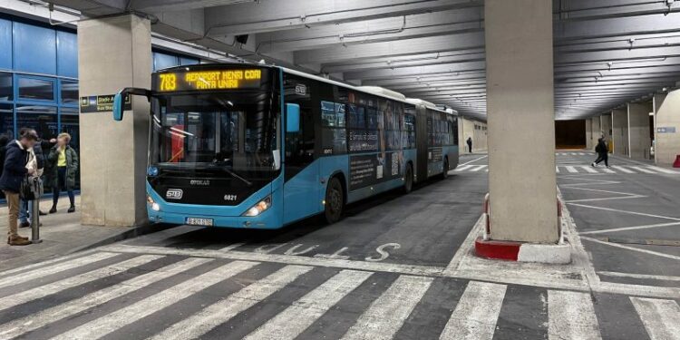 STB investește în transportul spre aeroport: 30 de autobuze hibrid noi pentru linia 100, între Unirii și Otopeni