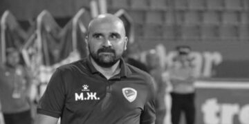 Mladen Zizovic, antrenorul lui Radnicki, s-a prăbușit în timpul meciului și a murit la doar 44 de ani