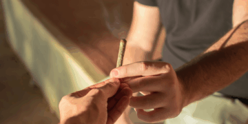 Politician german: „Fumați un joint ca să evitați armata”. Declarație controversată în plină reformă militară