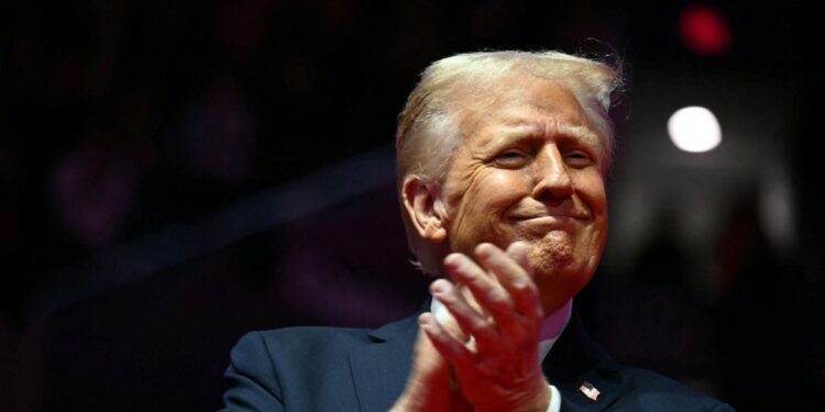 Trump recheamă zeci de ambasadori numiți de Biden