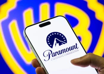 Paramount vs Netflix: lupta pentru Warner Bros