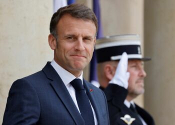 Scandal la Palatul Élysée: majordomul-șef, acuzat că a furat veselă de patrimoniu și a vândut-o online