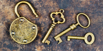 „Evadare din trecut”: primul escape room despre comunism pentru liceeni, lansat la Brașov