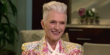 Maye Musk, mama lui Elon Musk, laudă Târgul de Crăciun din Craiova pe X