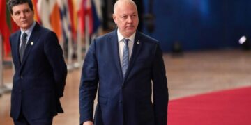 Guvernul Bulgariei a demisionat sub presiunea străzii. Protestele au blocat bugetul și au grăbit căderea executivului