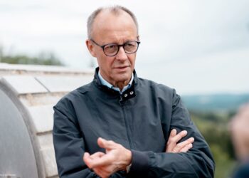 Posibilă tentativă de sabotaj asupra avionului cancelarului german Friedrich Merz. Trei persoane, arestate într-un hangar
