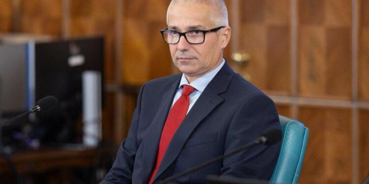 PSD sare în apărarea ministrului Justiției, Radu Marinescu, după acuzațiile de plagiat: „Este un atac politic”