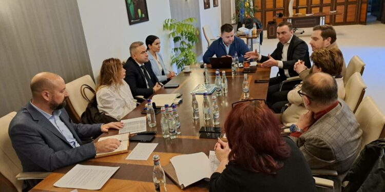 Apa caldă și căldura, în regim de avarie în București. Explicațiile autorităților după problemele din sistemul de termoficare