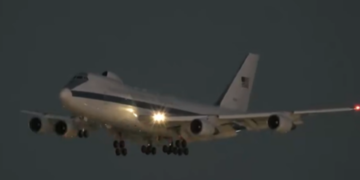 „Avionul apocalipsei” a aterizat pe un aeroport civil. De ce a ajuns E-4B Nightwatch la Los Angeles