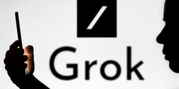 Grok, chatbotul lui Elon Musk, sub anchetă globală din cauza imaginilor sexualizate generate de AI