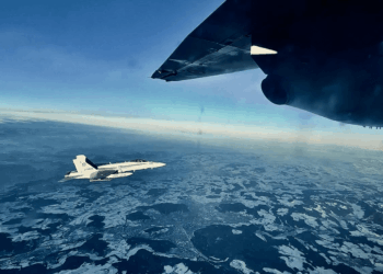 Scandalul F-18: Armata Elveției îl contrazice pe Nicușor Dan