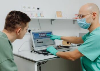 A doua opinie medicală devine gratuită pentru români. Legea a trecut de Parlament