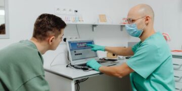 A doua opinie medicală devine gratuită pentru români. Legea a trecut de Parlament