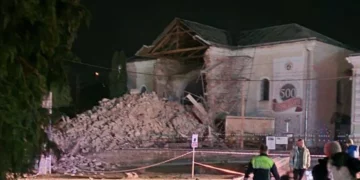 Biserică prăbușită în Sălaj. Polițistă rănită, căutări sub dărâmături