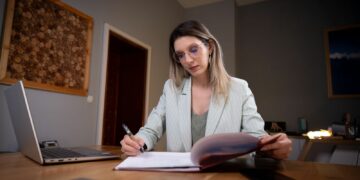 USR propune extinderea incriminării hărțuirii sexuale: sancțiuni și în afara relațiilor de muncă