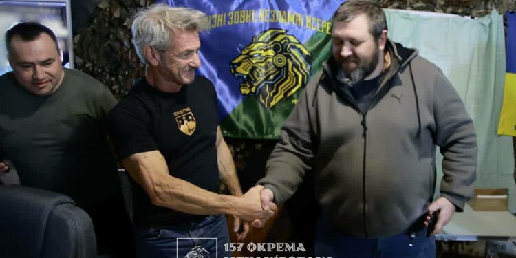Sean Penn a făcut o vizită pe frontul Ucrainei