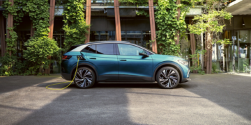 Volkswagen recheamă aproape 100.000 de mașini electrice: risc de incendiu la baterii