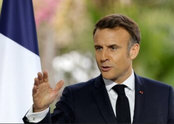 Macron îl avertizează pe Trump