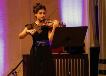 Sofia Butaru, singura româncă admisă la masterclass la celebra International Menuhin Music Academy din Elveția