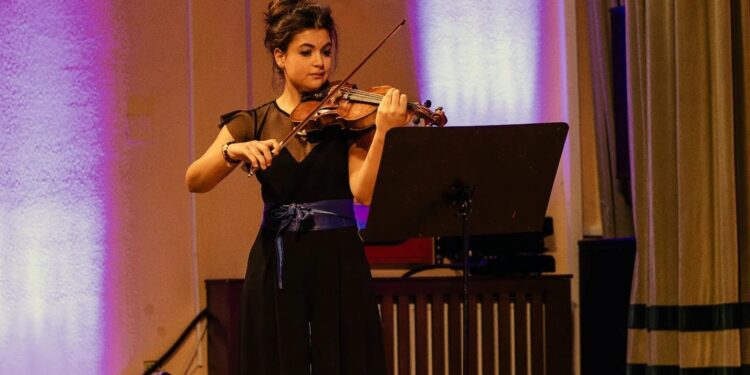 Sofia Butaru, singura româncă admisă la masterclass la celebra International Menuhin Music Academy din Elveția